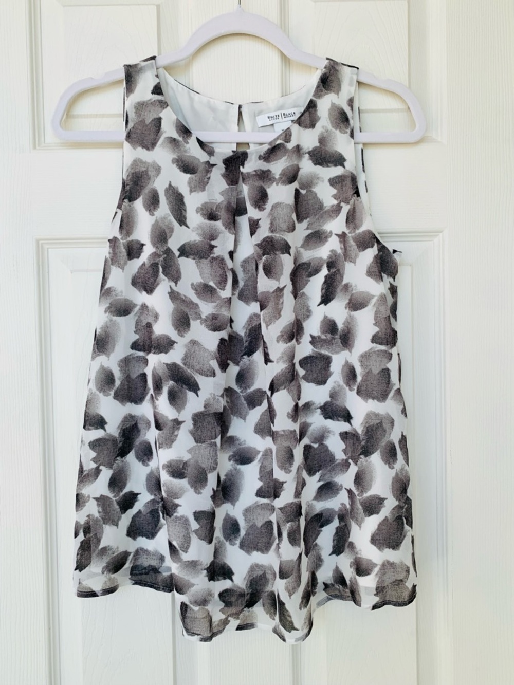 White & Gray Floral Print Sleeveless Flowy Top, XS, NWOT